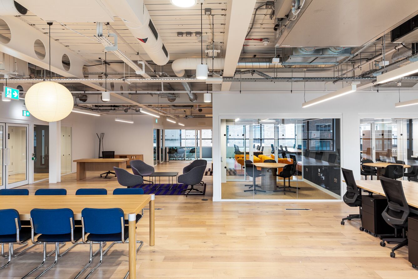 Web 150DPI 600x600-20212807 Hoxton 04-102 06